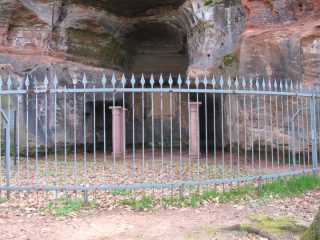 Dass es auf dem Halberg die Mithrashöhle -Heidenkapelle- gibt war vielen unbekannt