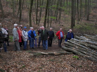 Hans gab uns einen kleinen Einblick in die Forstwirtschaft.