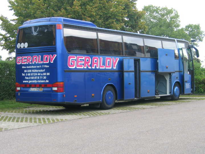 Neuer Bus