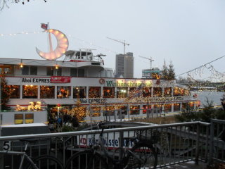 Ein Weihnachtsmarkt der besonderen Art, auf einem Rheinschiff